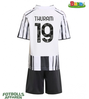 Juventus Khephren Thuram #19 Hemmaställ Barn 2025-26 Kortärmad (+ Korta byxor)